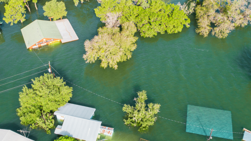 British Columbia on flood alert along river blocked by landslide